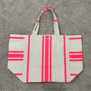 NWOT VS Canvas Weekender Tote Bag